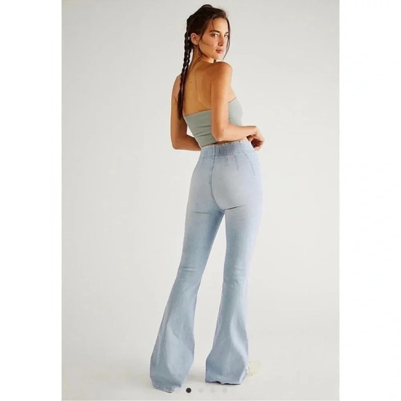 NWT Free People Jayde Flare Jeans High Rise in Light Wash Denim Blue 31 - Picture 6 of 16